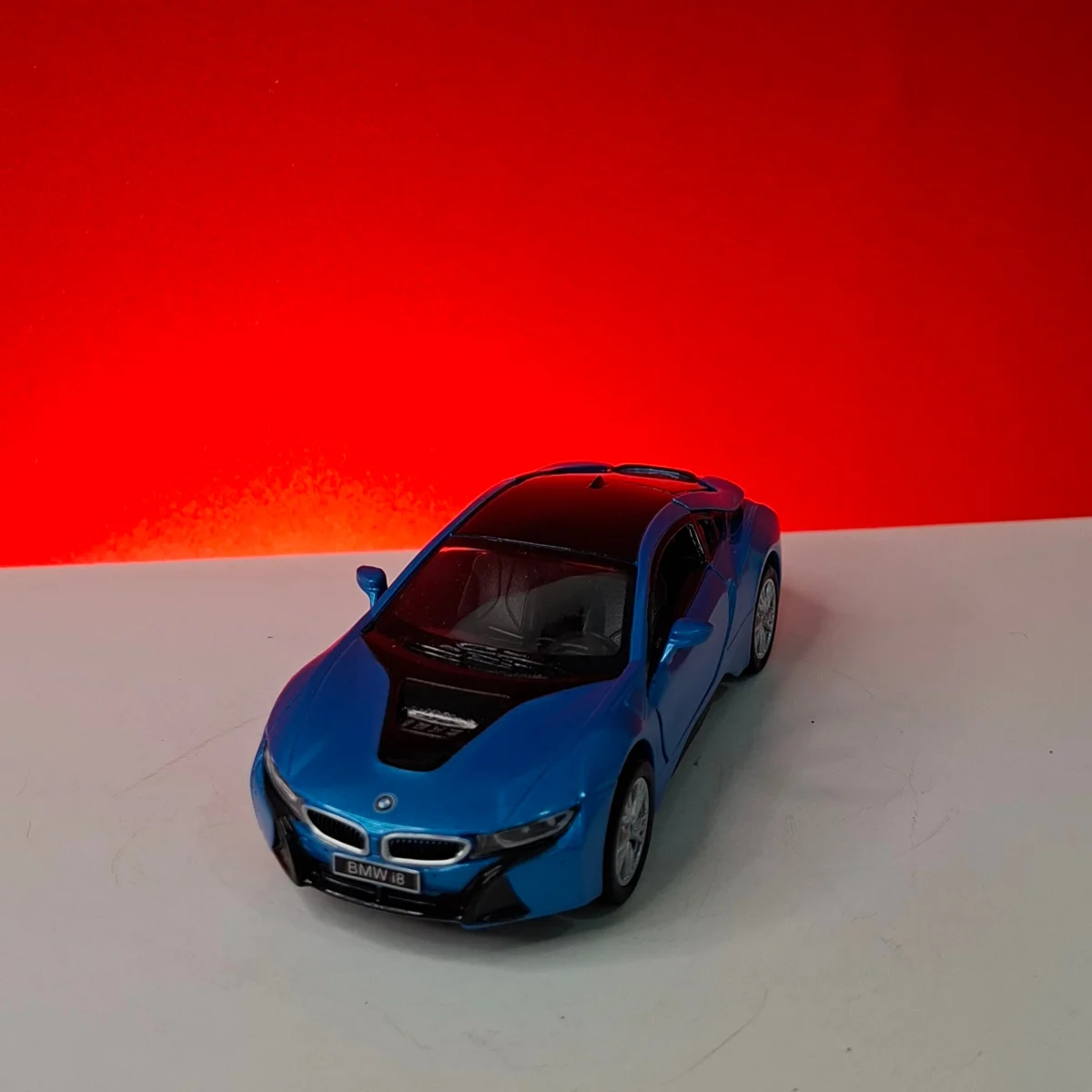 ماکت بی ام و i8 برند کینسمارت — نما 1