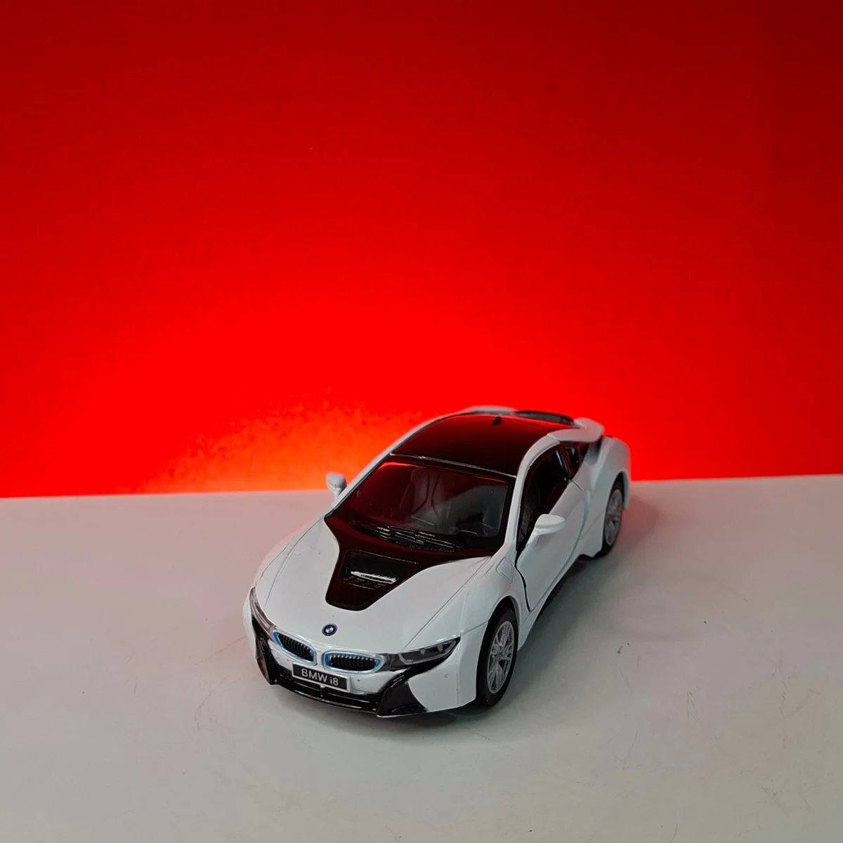ماکت بی ام و i8 برند کینسمارت — نما 8