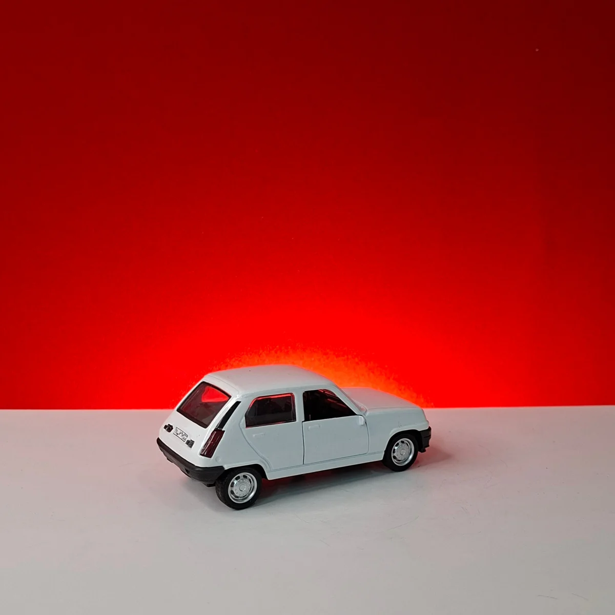 ماکت رنو ۵ — نما 9