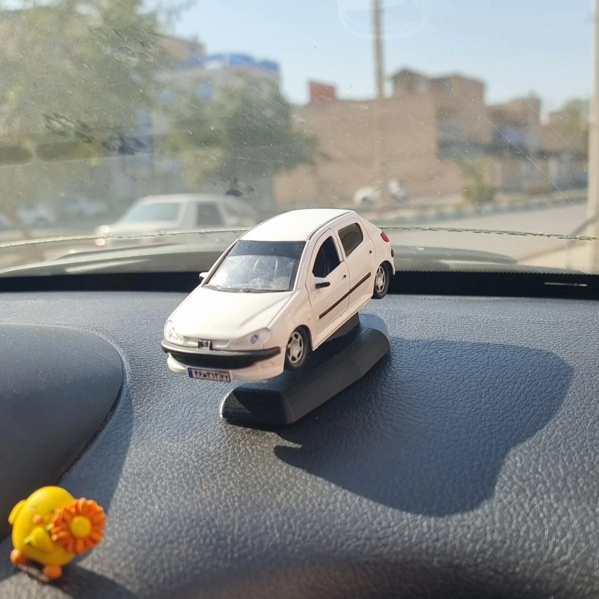 پایه ثابت ( پایه ماکت برای روی داشبورد ) — نما 2
