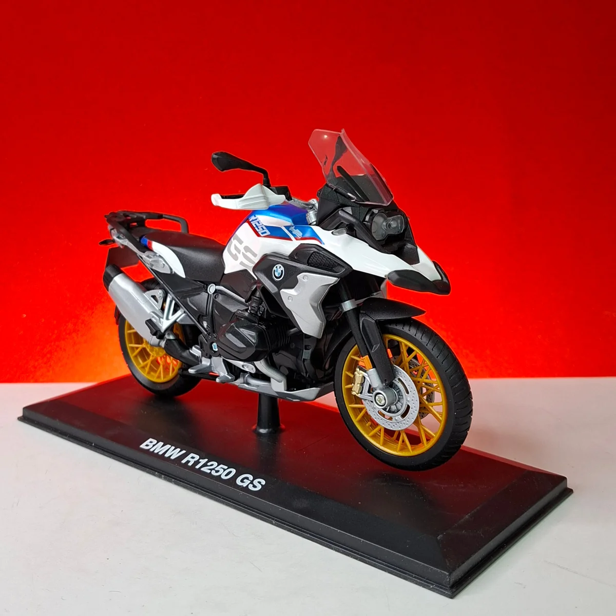 ماکت موتور BMW R1250 GS — نما 2