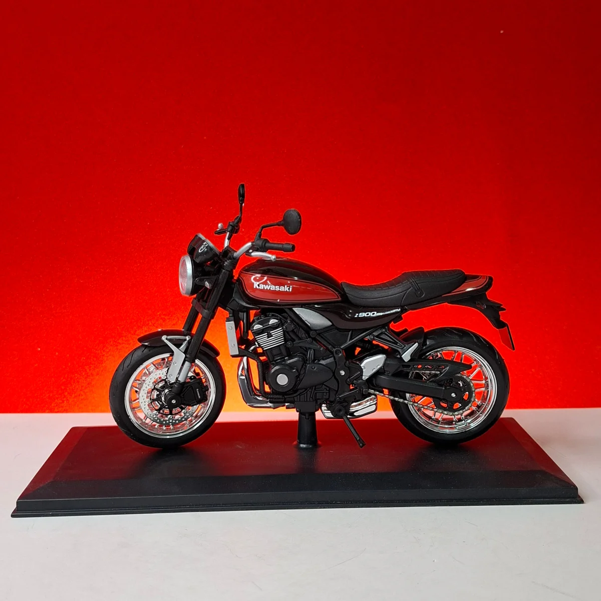 ماکت موتور کاوازاکی Z900RS — نما 3