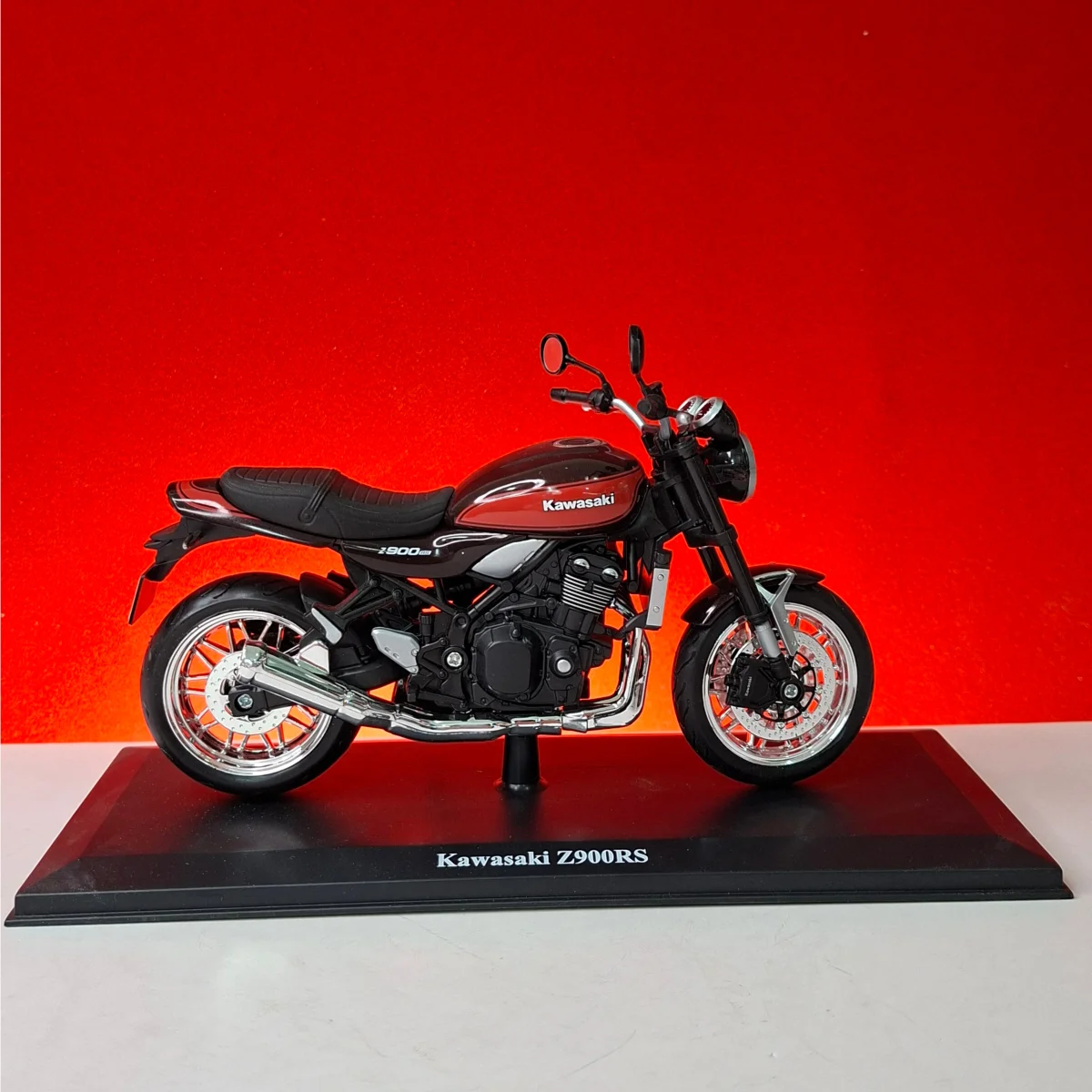 ماکت موتور کاوازاکی Z900RS — نما 4