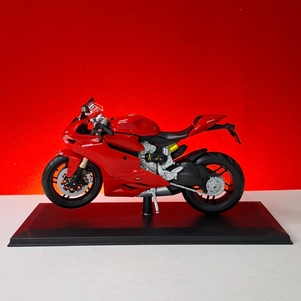 ماکت موتور Ducati1199 panigale — نما 3