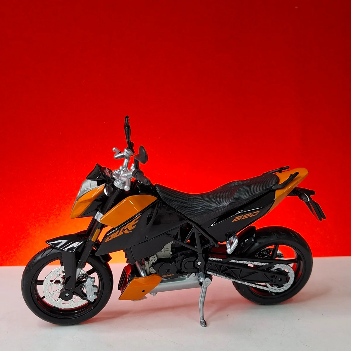 ماکت موتور KTM 690 — نما 4
