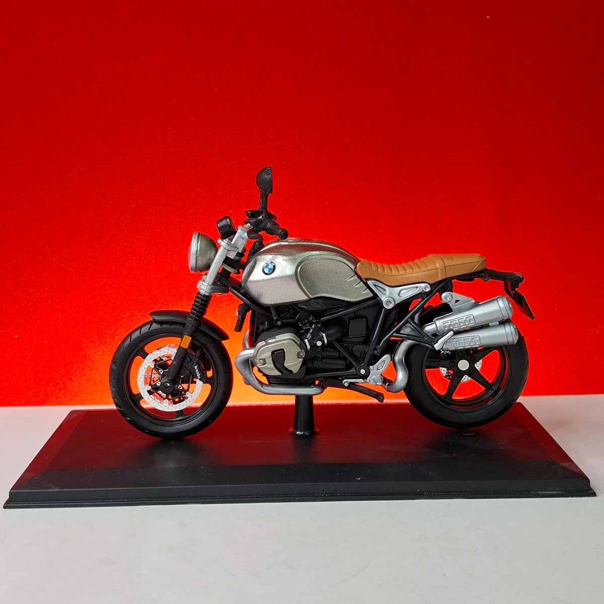 ماکت موتور bmw r ninet scramnler — نما 3