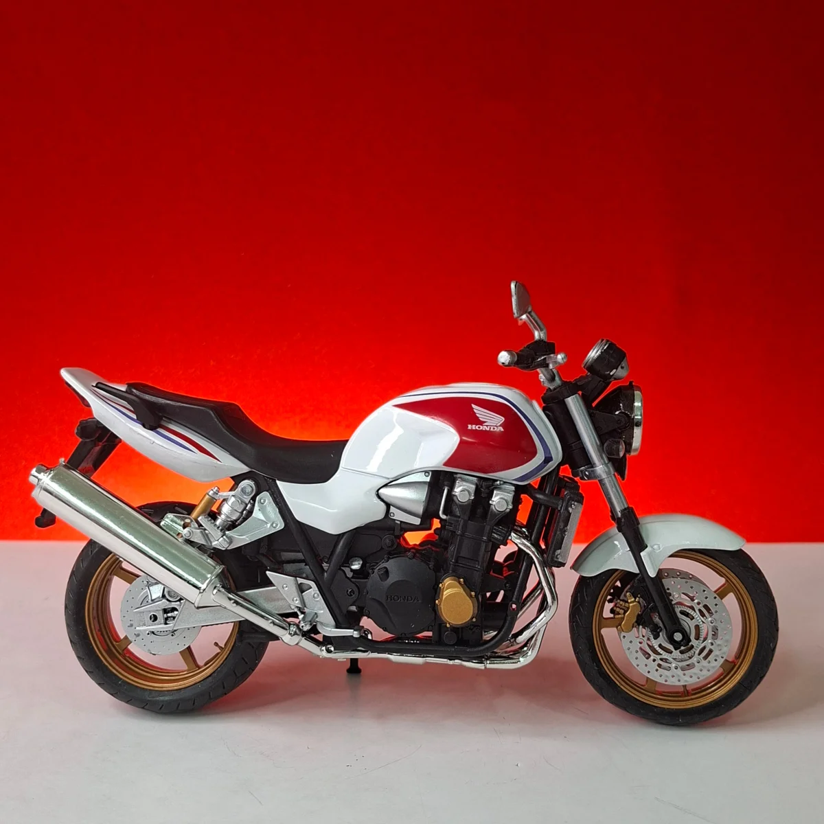 ماکت موتور cb1300 — نما 3
