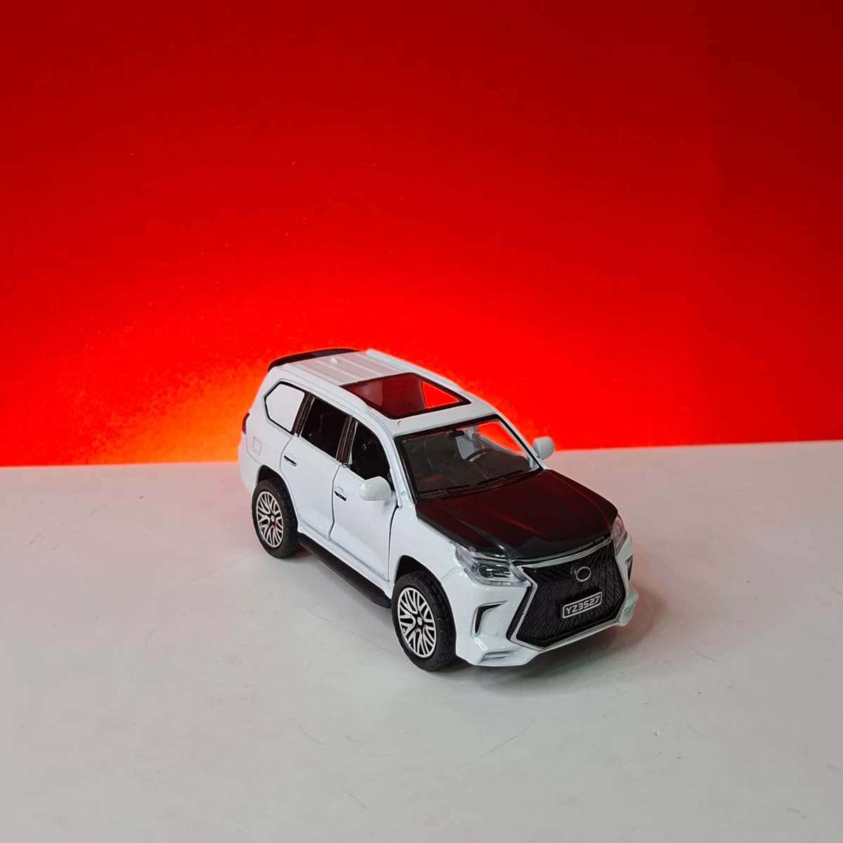 ماکت لکسوس lx 570 — نما 12